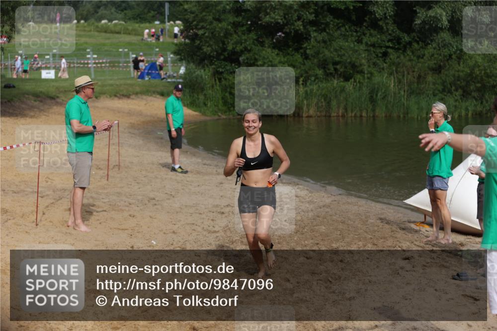 21.06.2026 - 29. Vierlanden-Triathlon Andreas Tolksdorf http://msf.ph/oto/9847096 21.06.2026 09:17:15 Schwimmen 249 meine-sportfotos.de