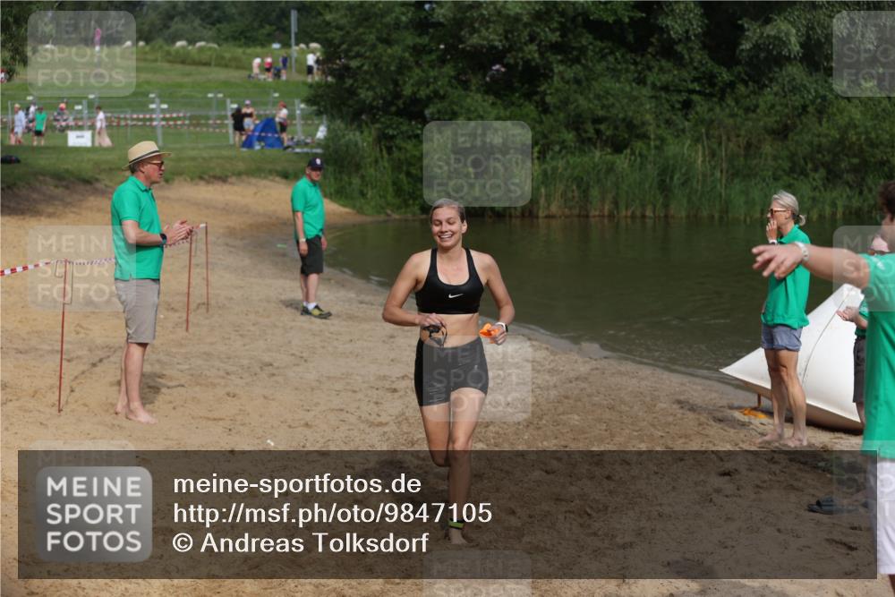 21.06.2026 - 29. Vierlanden-Triathlon Andreas Tolksdorf http://msf.ph/oto/9847105 21.06.2026 09:17:15 Schwimmen 249 meine-sportfotos.de