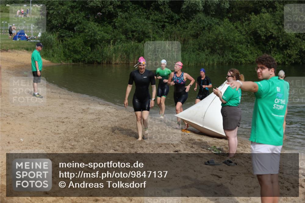 21.06.2026 - 29. Vierlanden-Triathlon Andreas Tolksdorf http://msf.ph/oto/9847137 21.06.2026 09:18:04 Schwimmen 232, 245, 259, 281 meine-sportfotos.de