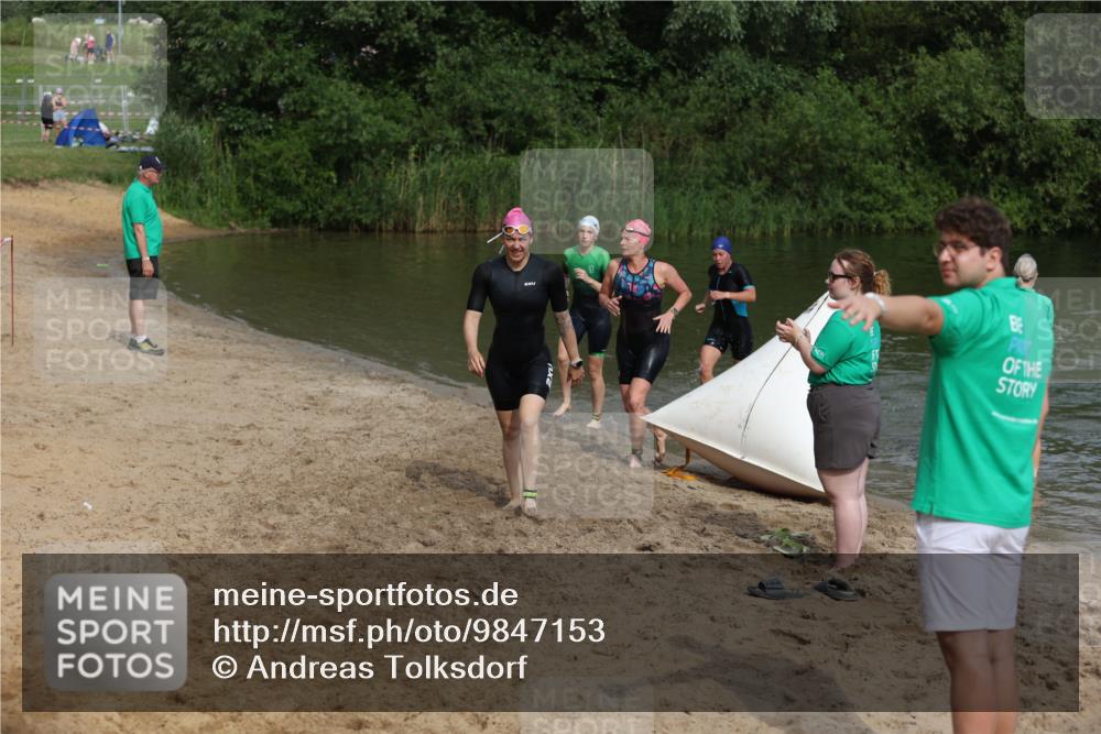 21.06.2026 - 29. Vierlanden-Triathlon Andreas Tolksdorf http://msf.ph/oto/9847153 21.06.2026 09:18:04 Schwimmen 232, 245, 259, 281 meine-sportfotos.de