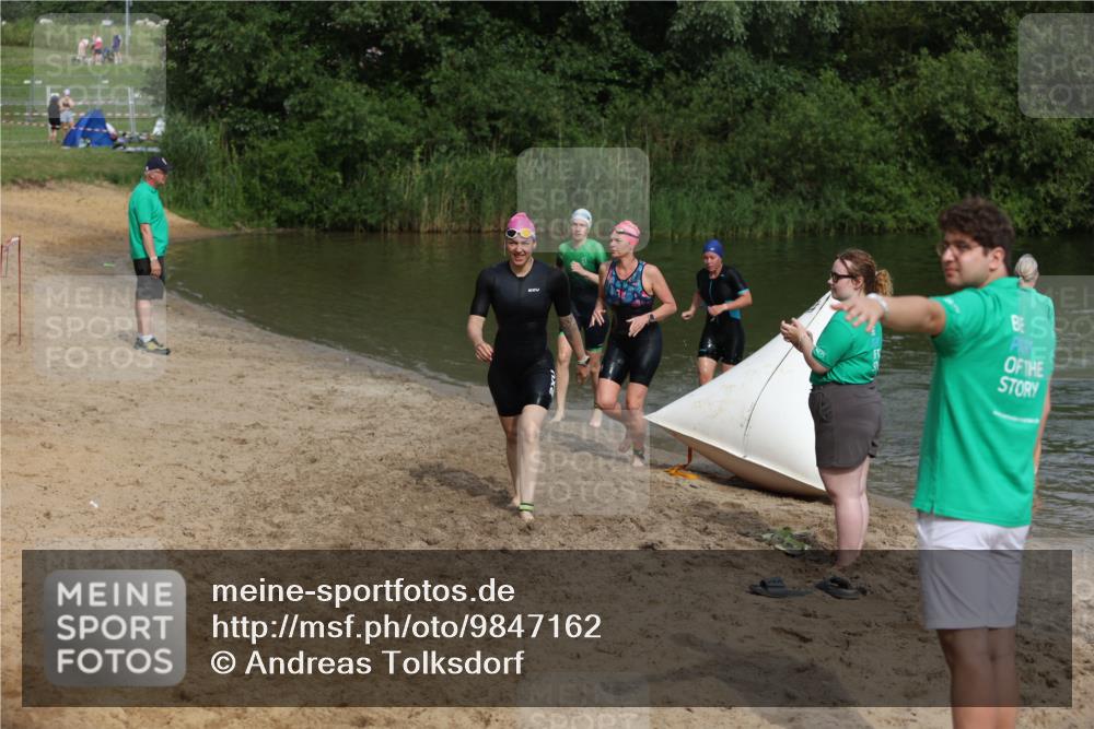 21.06.2026 - 29. Vierlanden-Triathlon Andreas Tolksdorf http://msf.ph/oto/9847162 21.06.2026 09:18:04 Schwimmen 232, 245, 259, 281 meine-sportfotos.de
