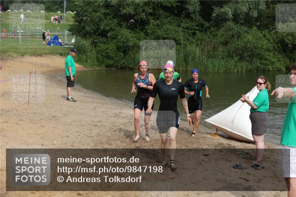 21.06.2026 - 29. Vierlanden-Triathlon Andreas Tolksdorf http://msf.ph/oto/9847198 21.06.2026 09:18:06 Schwimmen 232, 245, 259, 276, 281 meine-sportfotos.de