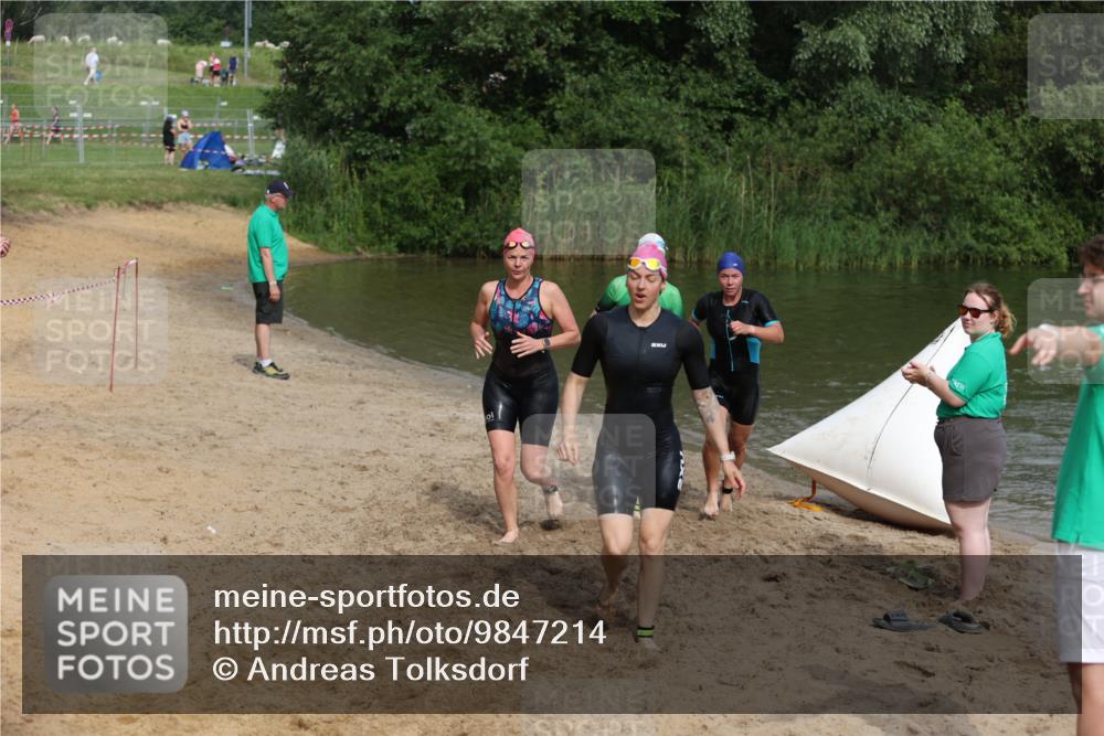 21.06.2026 - 29. Vierlanden-Triathlon Andreas Tolksdorf http://msf.ph/oto/9847214 21.06.2026 09:18:06 Schwimmen 232, 245, 259, 276, 281 meine-sportfotos.de