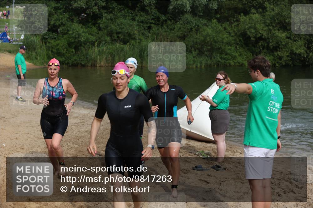 21.06.2026 - 29. Vierlanden-Triathlon Andreas Tolksdorf http://msf.ph/oto/9847263 21.06.2026 09:18:08 Schwimmen 232, 245, 259, 276, 281 meine-sportfotos.de