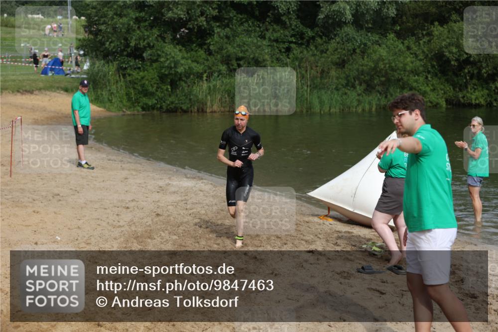 21.06.2026 - 29. Vierlanden-Triathlon Andreas Tolksdorf http://msf.ph/oto/9847463 21.06.2026 09:18:56 Schwimmen 225, 246 meine-sportfotos.de