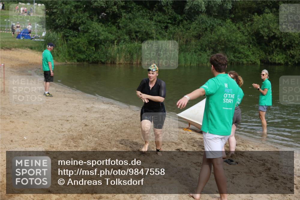 21.06.2026 - 29. Vierlanden-Triathlon Andreas Tolksdorf http://msf.ph/oto/9847558 21.06.2026 09:19:34 Schwimmen 295 meine-sportfotos.de