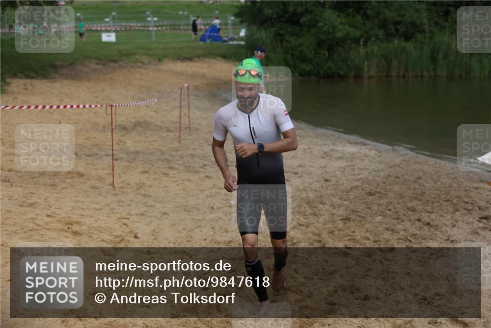21.06.2026 - 29. Vierlanden-Triathlon Andreas Tolksdorf http://msf.ph/oto/9847618 21.06.2026 09:21:33 Schwimmen 6 meine-sportfotos.de