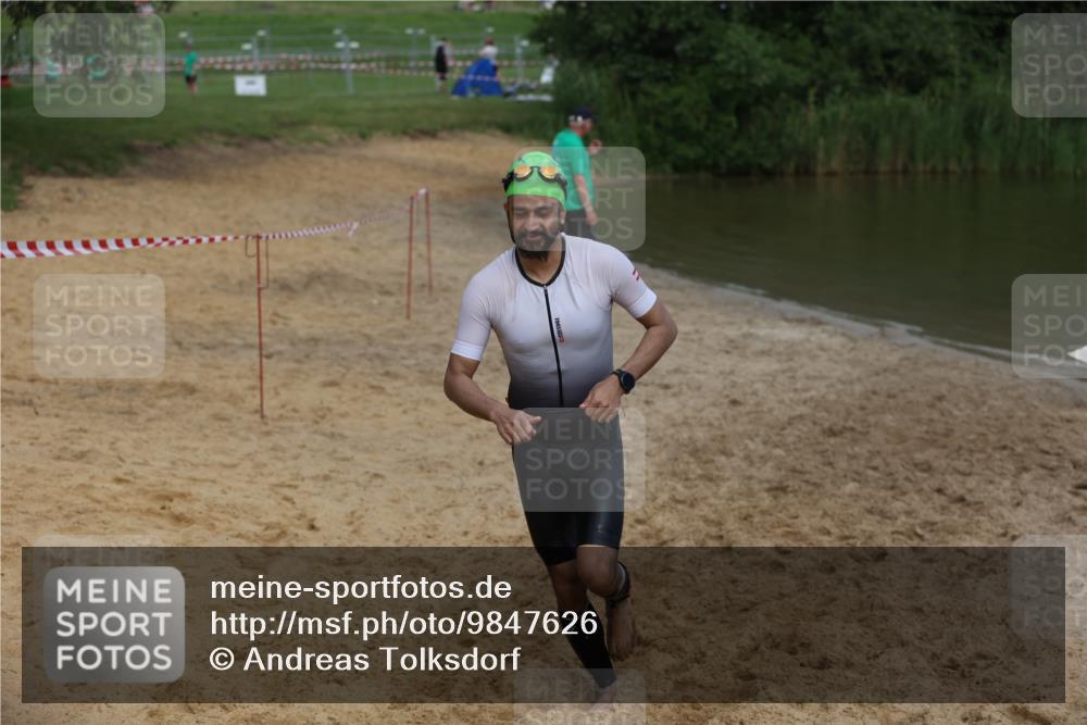 21.06.2026 - 29. Vierlanden-Triathlon Andreas Tolksdorf http://msf.ph/oto/9847626 21.06.2026 09:21:33 Schwimmen 6 meine-sportfotos.de