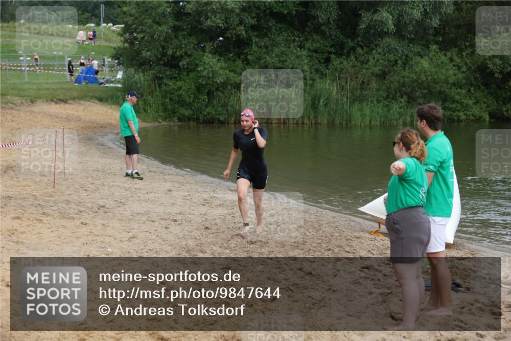 21.06.2026 - 29. Vierlanden-Triathlon Andreas Tolksdorf http://msf.ph/oto/9847644 21.06.2026 09:22:56 Schwimmen 279 meine-sportfotos.de