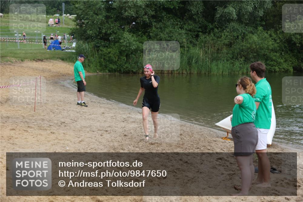 21.06.2026 - 29. Vierlanden-Triathlon Andreas Tolksdorf http://msf.ph/oto/9847650 21.06.2026 09:22:56 Schwimmen 279 meine-sportfotos.de
