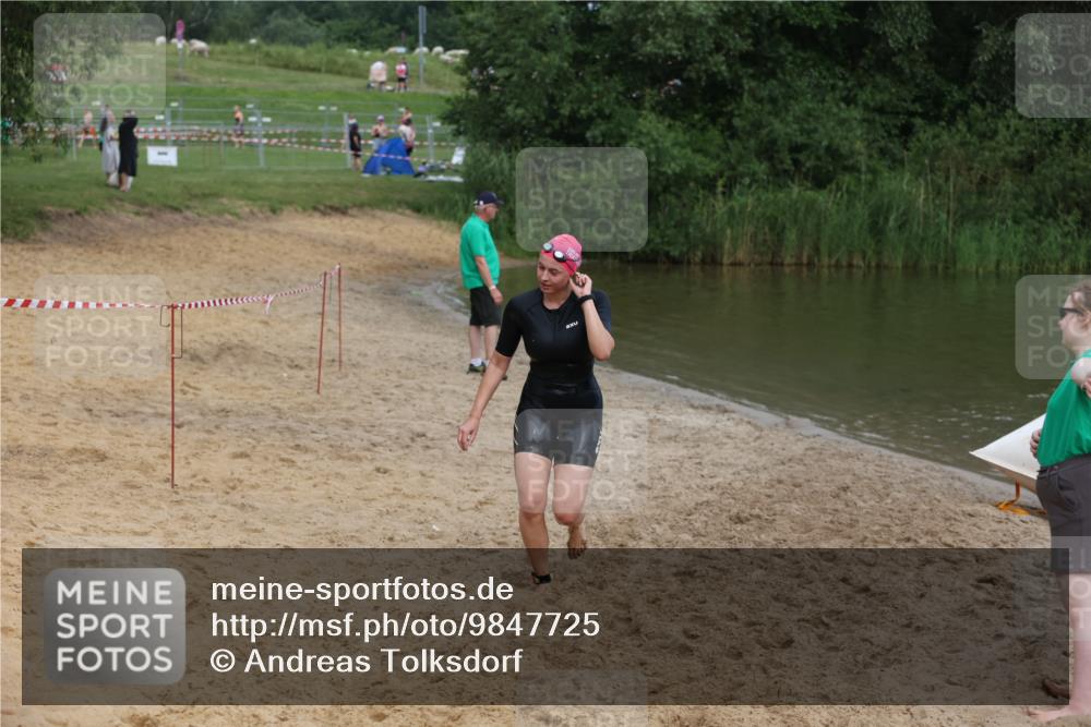 21.06.2026 - 29. Vierlanden-Triathlon Andreas Tolksdorf http://msf.ph/oto/9847725 21.06.2026 09:22:57 Schwimmen 279 meine-sportfotos.de