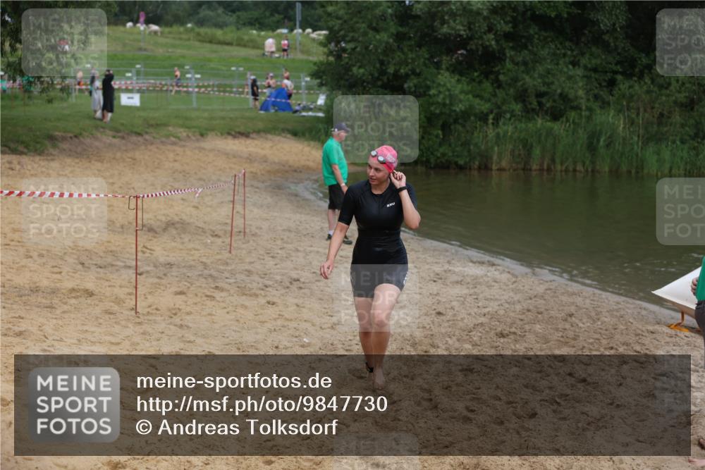 21.06.2026 - 29. Vierlanden-Triathlon Andreas Tolksdorf http://msf.ph/oto/9847730 21.06.2026 09:22:57 Schwimmen 279 meine-sportfotos.de