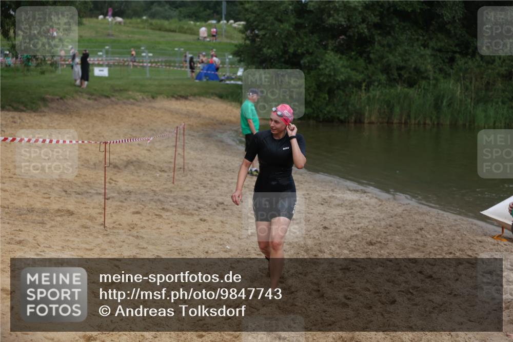 21.06.2026 - 29. Vierlanden-Triathlon Andreas Tolksdorf http://msf.ph/oto/9847743 21.06.2026 09:22:57 Schwimmen 279 meine-sportfotos.de