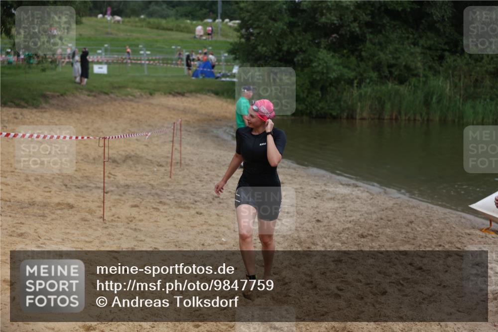 21.06.2026 - 29. Vierlanden-Triathlon Andreas Tolksdorf http://msf.ph/oto/9847759 21.06.2026 09:22:58 Schwimmen 279 meine-sportfotos.de