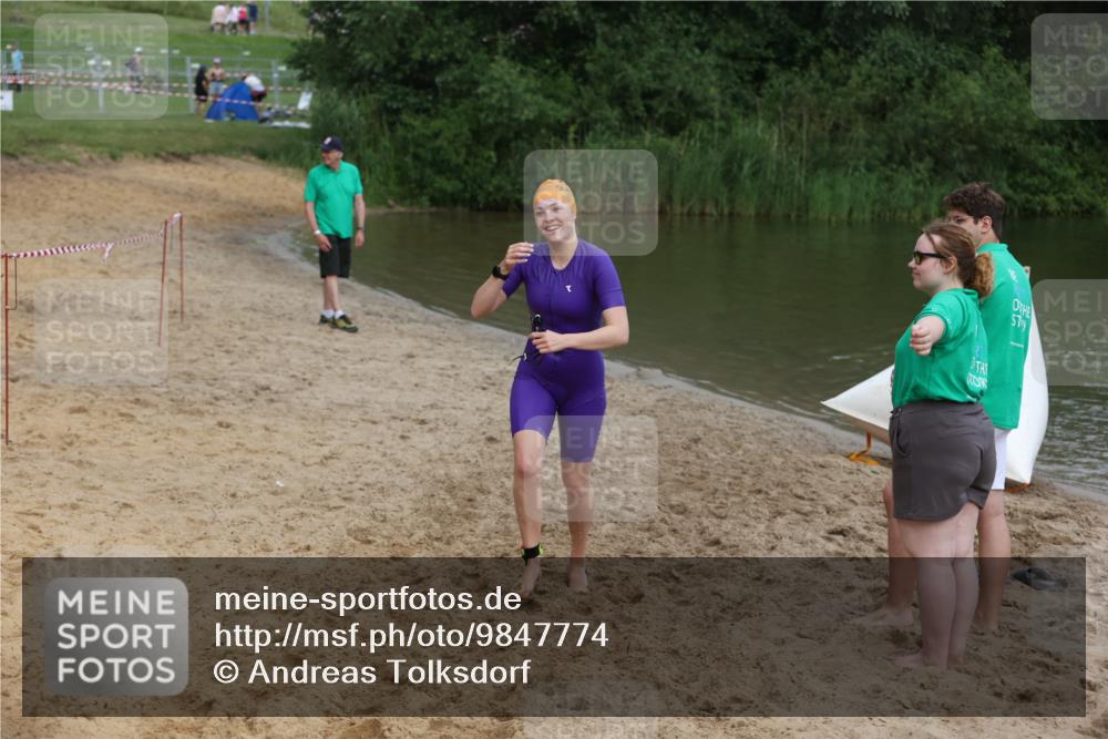 21.06.2026 - 29. Vierlanden-Triathlon Andreas Tolksdorf http://msf.ph/oto/9847774 21.06.2026 09:23:30 Schwimmen 270 meine-sportfotos.de