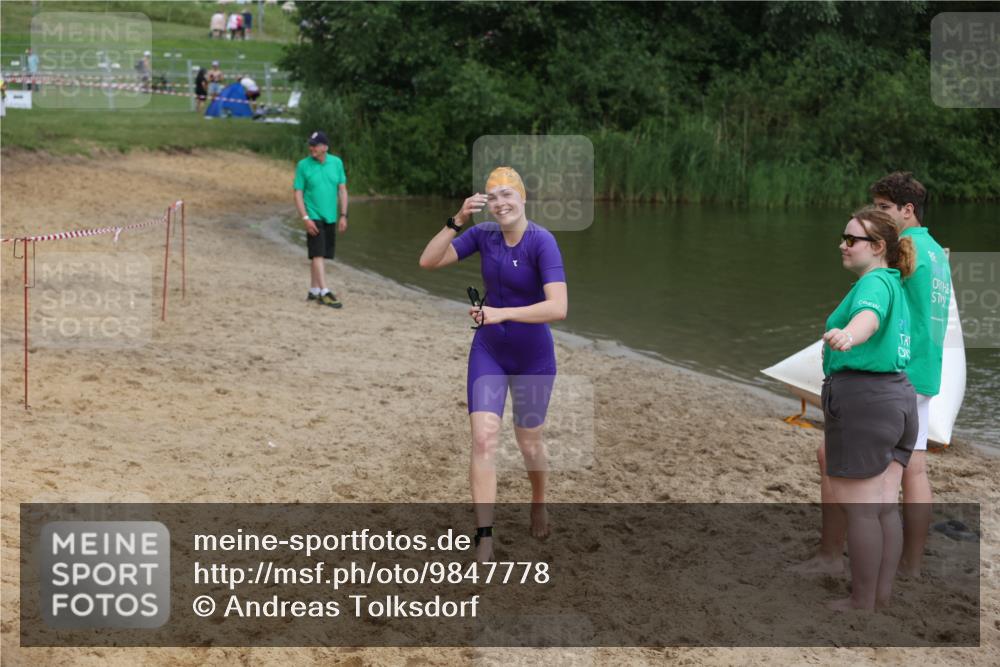 21.06.2026 - 29. Vierlanden-Triathlon Andreas Tolksdorf http://msf.ph/oto/9847778 21.06.2026 09:23:30 Schwimmen 270 meine-sportfotos.de