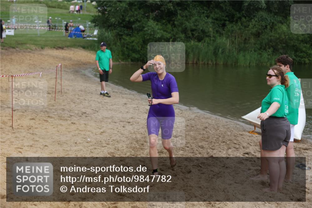 21.06.2026 - 29. Vierlanden-Triathlon Andreas Tolksdorf http://msf.ph/oto/9847782 21.06.2026 09:23:30 Schwimmen 270 meine-sportfotos.de