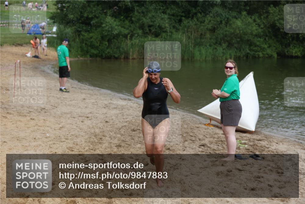 21.06.2026 - 29. Vierlanden-Triathlon Andreas Tolksdorf http://msf.ph/oto/9847883 21.06.2026 09:24:21 Schwimmen 256 meine-sportfotos.de