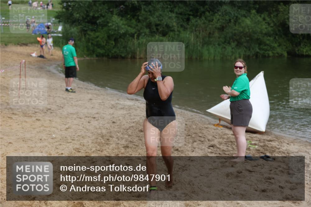 21.06.2026 - 29. Vierlanden-Triathlon Andreas Tolksdorf http://msf.ph/oto/9847901 21.06.2026 09:24:21 Schwimmen 256 meine-sportfotos.de