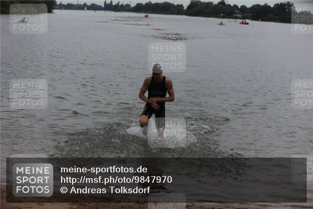 21.06.2026 - 29. Vierlanden-Triathlon Andreas Tolksdorf http://msf.ph/oto/9847970 21.06.2026 09:52:34 Schwimmen 364 meine-sportfotos.de