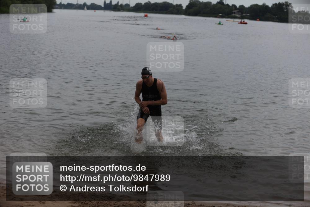 21.06.2026 - 29. Vierlanden-Triathlon Andreas Tolksdorf http://msf.ph/oto/9847989 21.06.2026 09:52:34 Schwimmen 364 meine-sportfotos.de