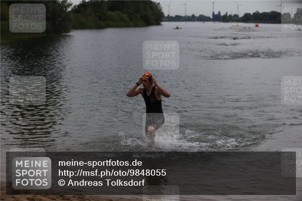 21.06.2026 - 29. Vierlanden-Triathlon Andreas Tolksdorf http://msf.ph/oto/9848055 21.06.2026 09:53:38 Schwimmen 390 meine-sportfotos.de