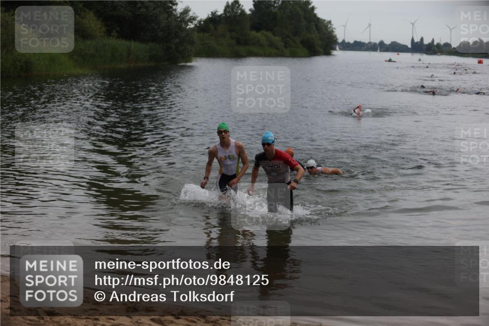 21.06.2026 - 29. Vierlanden-Triathlon Andreas Tolksdorf http://msf.ph/oto/9848125 21.06.2026 09:54:07 Schwimmen 311, 335, 378, 382 meine-sportfotos.de