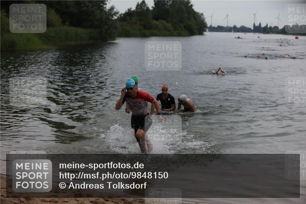 21.06.2026 - 29. Vierlanden-Triathlon Andreas Tolksdorf http://msf.ph/oto/9848150 21.06.2026 09:54:08 Schwimmen 311, 335, 378, 382 meine-sportfotos.de