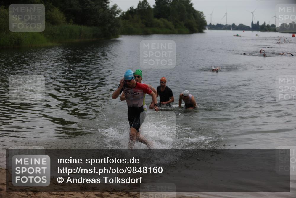 21.06.2026 - 29. Vierlanden-Triathlon Andreas Tolksdorf http://msf.ph/oto/9848160 21.06.2026 09:54:08 Schwimmen 311, 335, 378, 382 meine-sportfotos.de