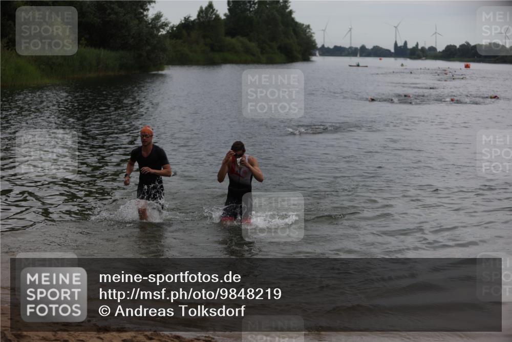 21.06.2026 - 29. Vierlanden-Triathlon Andreas Tolksdorf http://msf.ph/oto/9848219 21.06.2026 09:54:11 Schwimmen 311, 335, 378, 382 meine-sportfotos.de