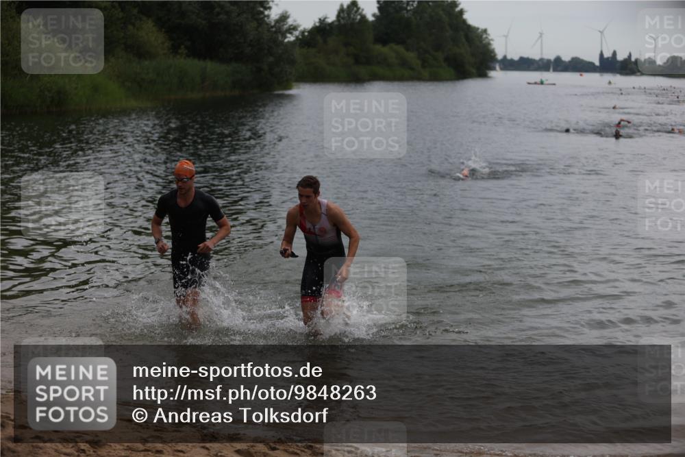 21.06.2026 - 29. Vierlanden-Triathlon Andreas Tolksdorf http://msf.ph/oto/9848263 21.06.2026 09:54:12 Schwimmen 311, 335, 378, 382 meine-sportfotos.de
