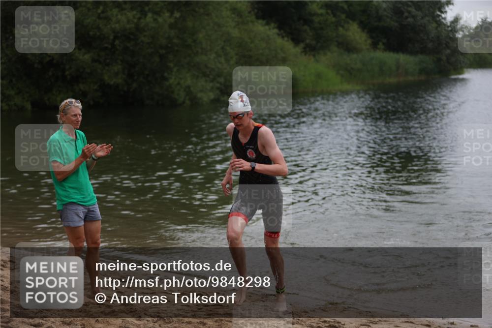 21.06.2026 - 29. Vierlanden-Triathlon Andreas Tolksdorf http://msf.ph/oto/9848298 21.06.2026 09:54:32 Schwimmen 387 meine-sportfotos.de