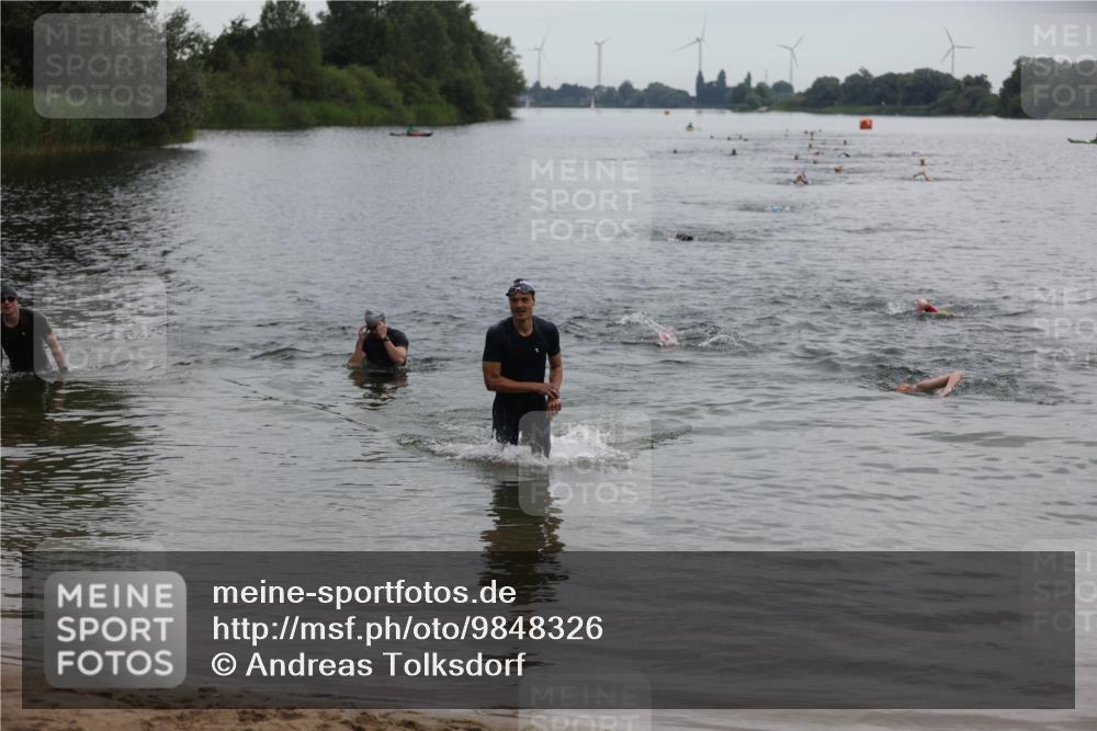 21.06.2026 - 29. Vierlanden-Triathlon Andreas Tolksdorf http://msf.ph/oto/9848326 21.06.2026 09:54:51 Schwimmen 339, 350, 362 meine-sportfotos.de