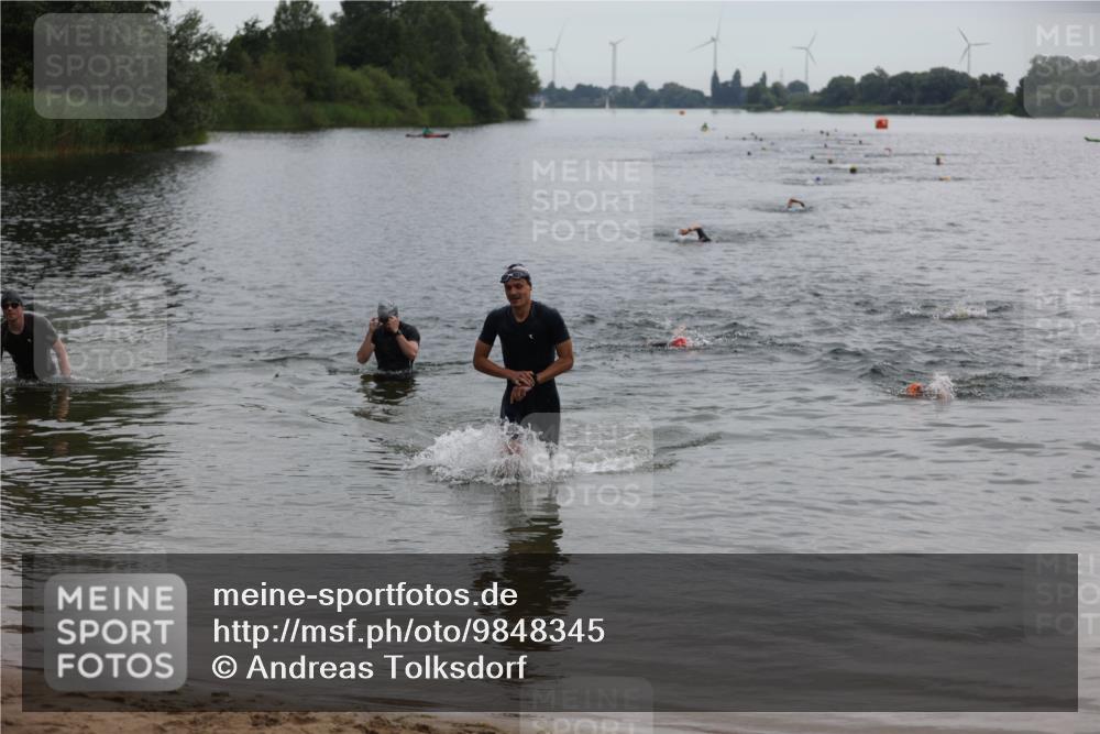 21.06.2026 - 29. Vierlanden-Triathlon Andreas Tolksdorf http://msf.ph/oto/9848345 21.06.2026 09:54:51 Schwimmen 339, 350, 362 meine-sportfotos.de