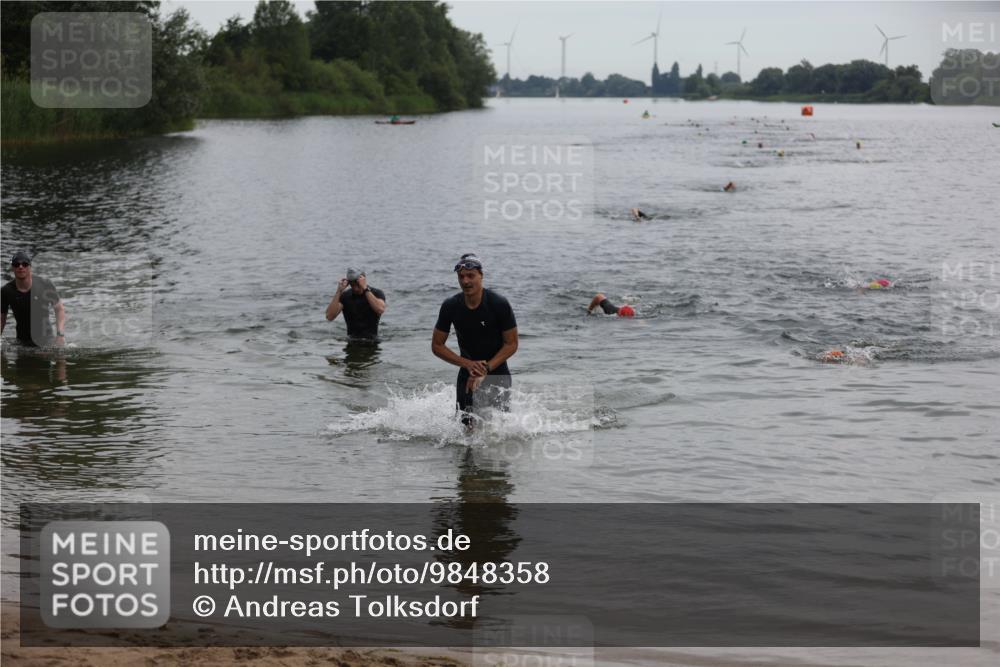 21.06.2026 - 29. Vierlanden-Triathlon Andreas Tolksdorf http://msf.ph/oto/9848358 21.06.2026 09:54:51 Schwimmen 339, 350, 362 meine-sportfotos.de