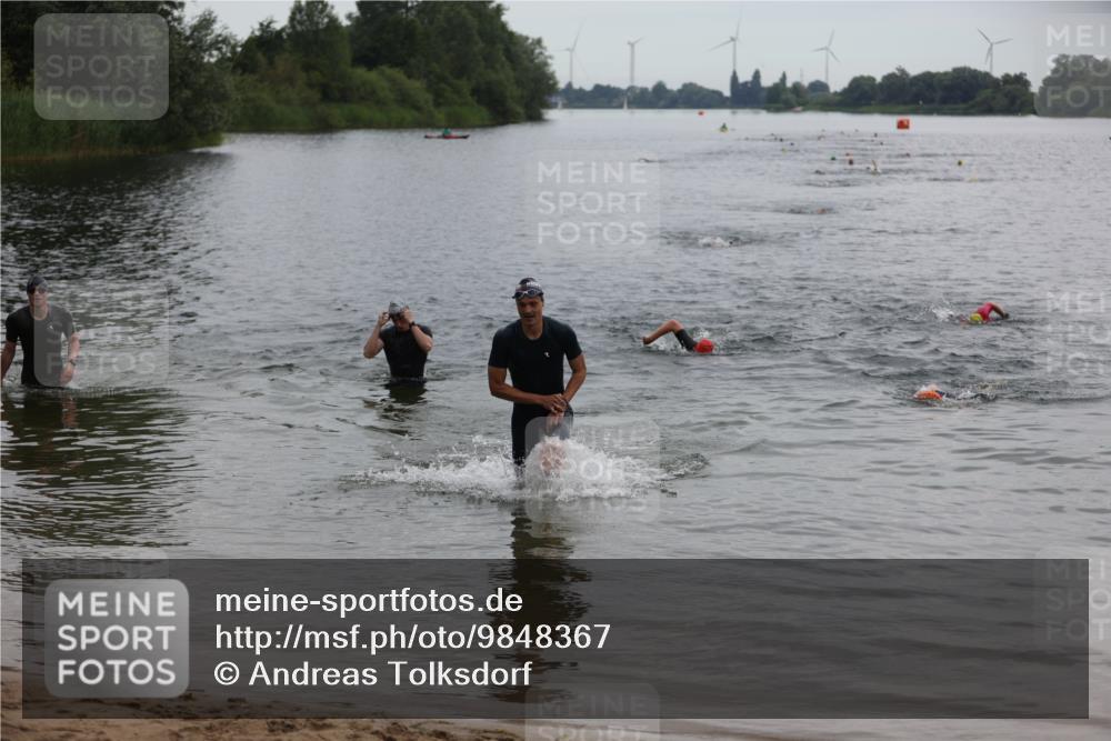 21.06.2026 - 29. Vierlanden-Triathlon Andreas Tolksdorf http://msf.ph/oto/9848367 21.06.2026 09:54:51 Schwimmen 339, 350, 362 meine-sportfotos.de