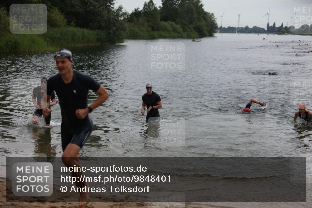 21.06.2026 - 29. Vierlanden-Triathlon Andreas Tolksdorf http://msf.ph/oto/9848401 21.06.2026 09:54:54 Schwimmen 324, 337, 339, 350, 362, 379 meine-sportfotos.de