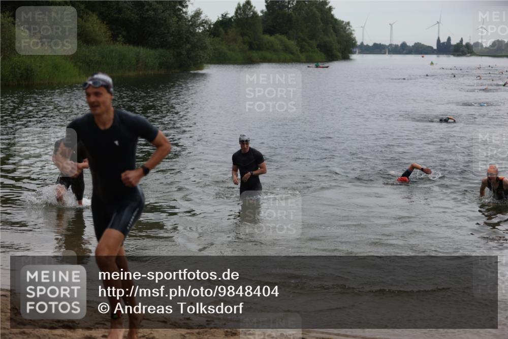 21.06.2026 - 29. Vierlanden-Triathlon Andreas Tolksdorf http://msf.ph/oto/9848404 21.06.2026 09:54:54 Schwimmen 324, 337, 339, 350, 362, 379 meine-sportfotos.de