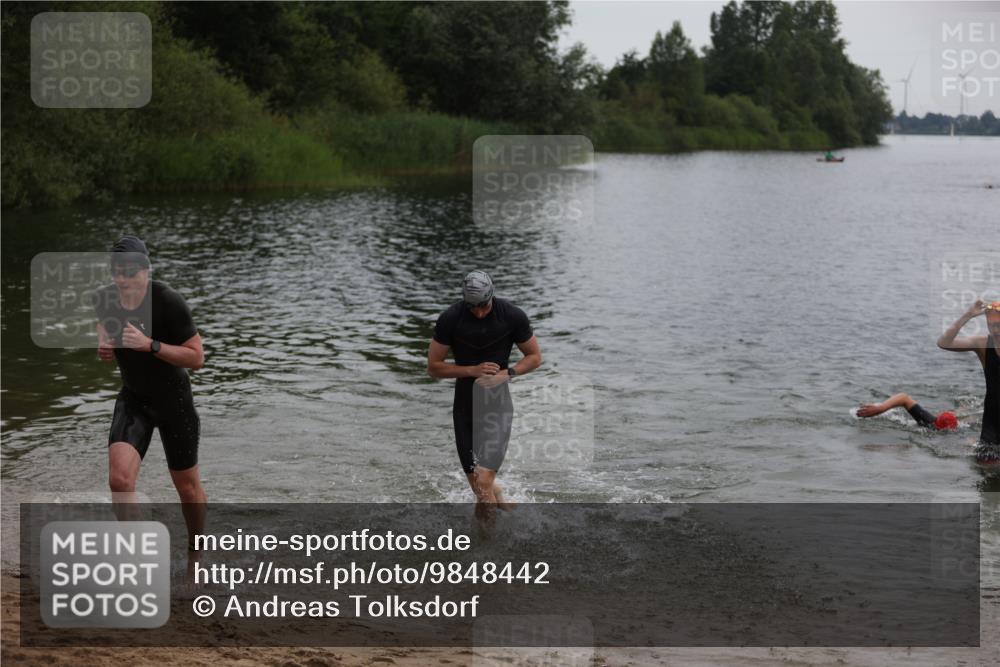 21.06.2026 - 29. Vierlanden-Triathlon Andreas Tolksdorf http://msf.ph/oto/9848442 21.06.2026 09:54:57 Schwimmen 324, 337, 339, 350, 362, 367, 379 meine-sportfotos.de