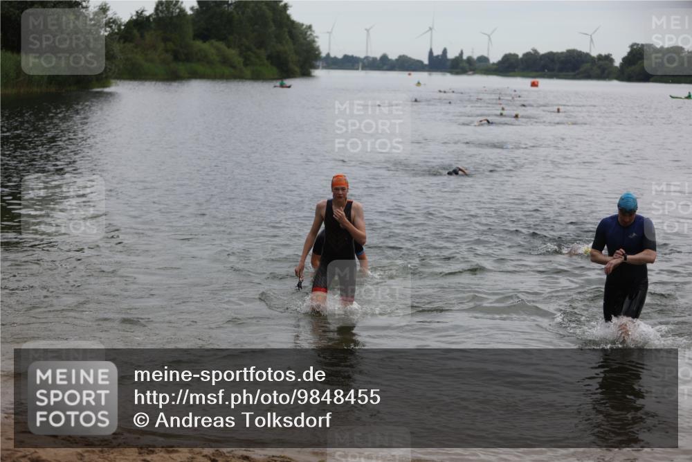 21.06.2026 - 29. Vierlanden-Triathlon Andreas Tolksdorf http://msf.ph/oto/9848455 21.06.2026 09:54:59 Schwimmen 324, 337, 350, 362, 367, 379 meine-sportfotos.de