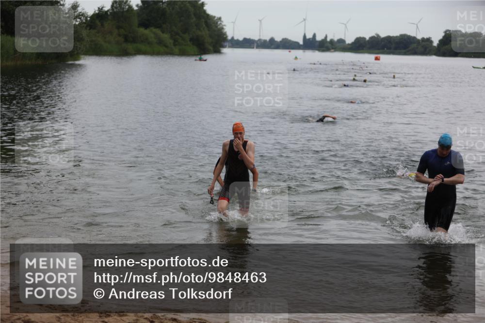 21.06.2026 - 29. Vierlanden-Triathlon Andreas Tolksdorf http://msf.ph/oto/9848463 21.06.2026 09:54:59 Schwimmen 324, 337, 350, 362, 367, 379 meine-sportfotos.de