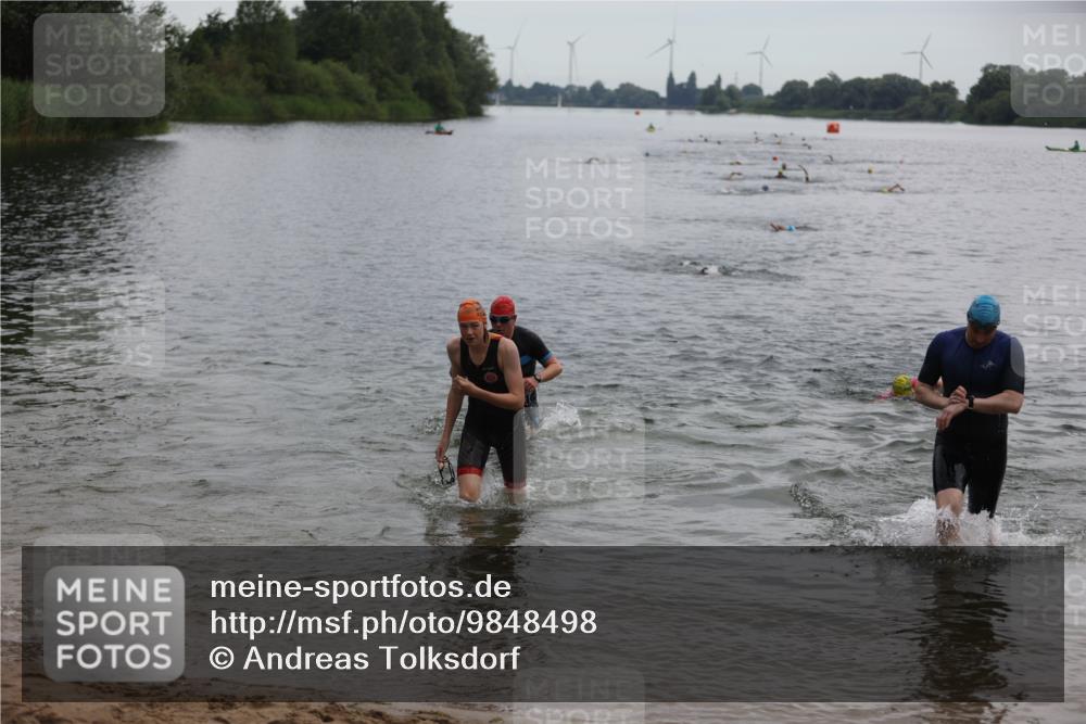 21.06.2026 - 29. Vierlanden-Triathlon Andreas Tolksdorf http://msf.ph/oto/9848498 21.06.2026 09:54:59 Schwimmen 324, 337, 350, 362, 367, 379 meine-sportfotos.de