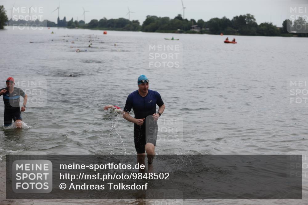 21.06.2026 - 29. Vierlanden-Triathlon Andreas Tolksdorf http://msf.ph/oto/9848502 21.06.2026 09:55:01 Schwimmen 324, 337, 350, 362, 367, 379 meine-sportfotos.de