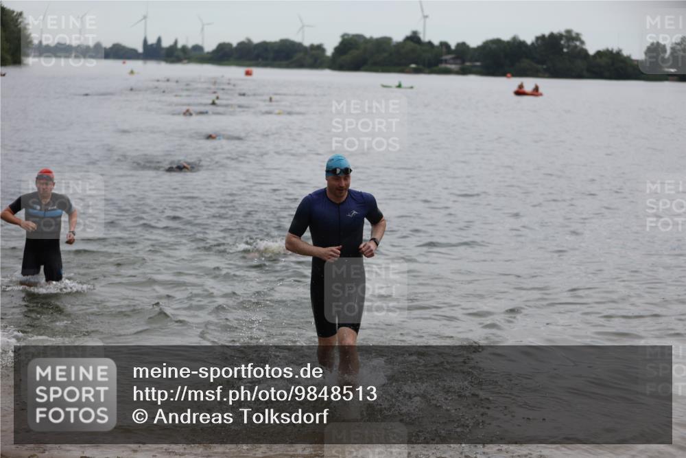 21.06.2026 - 29. Vierlanden-Triathlon Andreas Tolksdorf http://msf.ph/oto/9848513 21.06.2026 09:55:01 Schwimmen 324, 337, 350, 362, 367, 379 meine-sportfotos.de