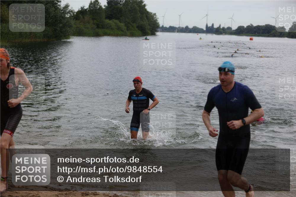21.06.2026 - 29. Vierlanden-Triathlon Andreas Tolksdorf http://msf.ph/oto/9848554 21.06.2026 09:55:02 Schwimmen 324, 337, 350, 362, 367, 379 meine-sportfotos.de