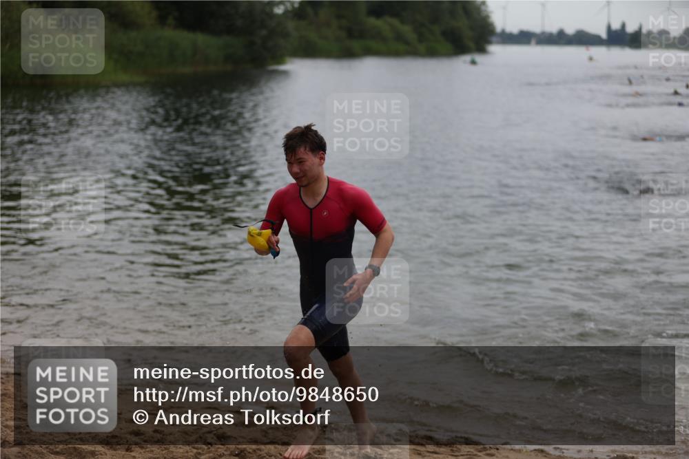 21.06.2026 - 29. Vierlanden-Triathlon Andreas Tolksdorf http://msf.ph/oto/9848650 21.06.2026 09:55:08 Schwimmen 324, 337, 367, 379 meine-sportfotos.de