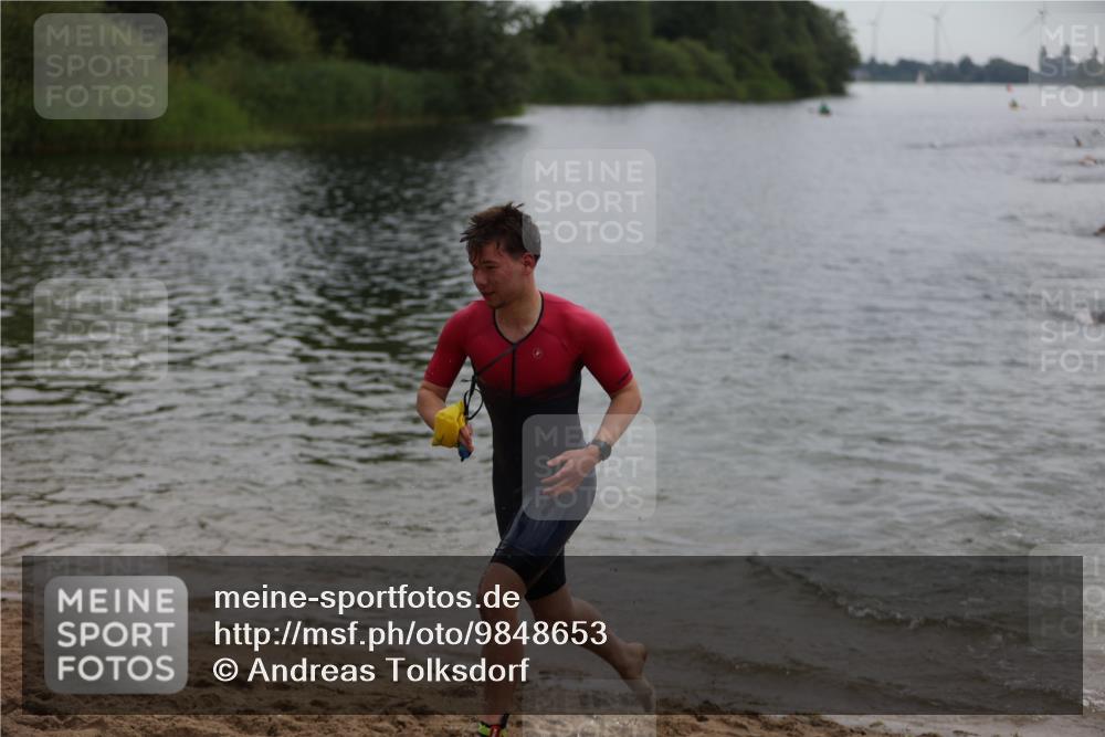 21.06.2026 - 29. Vierlanden-Triathlon Andreas Tolksdorf http://msf.ph/oto/9848653 21.06.2026 09:55:08 Schwimmen 324, 337, 367, 379 meine-sportfotos.de