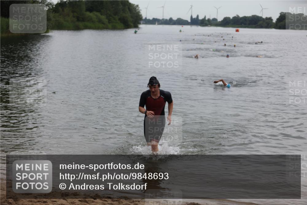 21.06.2026 - 29. Vierlanden-Triathlon Andreas Tolksdorf http://msf.ph/oto/9848693 21.06.2026 09:55:21 Schwimmen 323 meine-sportfotos.de