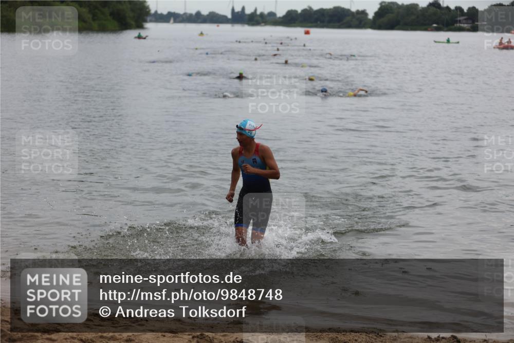 21.06.2026 - 29. Vierlanden-Triathlon Andreas Tolksdorf http://msf.ph/oto/9848748 21.06.2026 09:55:36 Schwimmen 376 meine-sportfotos.de