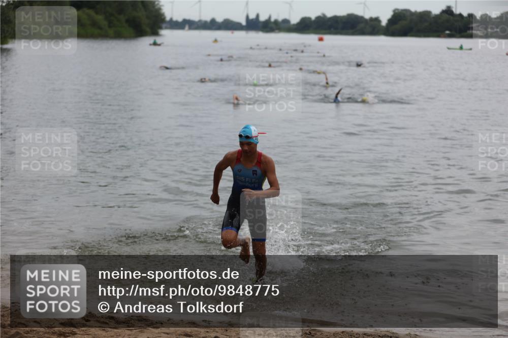 21.06.2026 - 29. Vierlanden-Triathlon Andreas Tolksdorf http://msf.ph/oto/9848775 21.06.2026 09:55:36 Schwimmen 376 meine-sportfotos.de